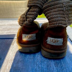 UGG   Tan/brown size 4 good condition Lining genuine sheepskin tag F3007F